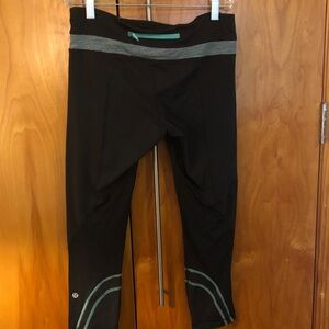 Lululemon calf link 8 leggings wore once like brand new so cute
